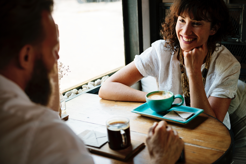 couple-what-wear-first-date-coffee-shop-dinner-movie